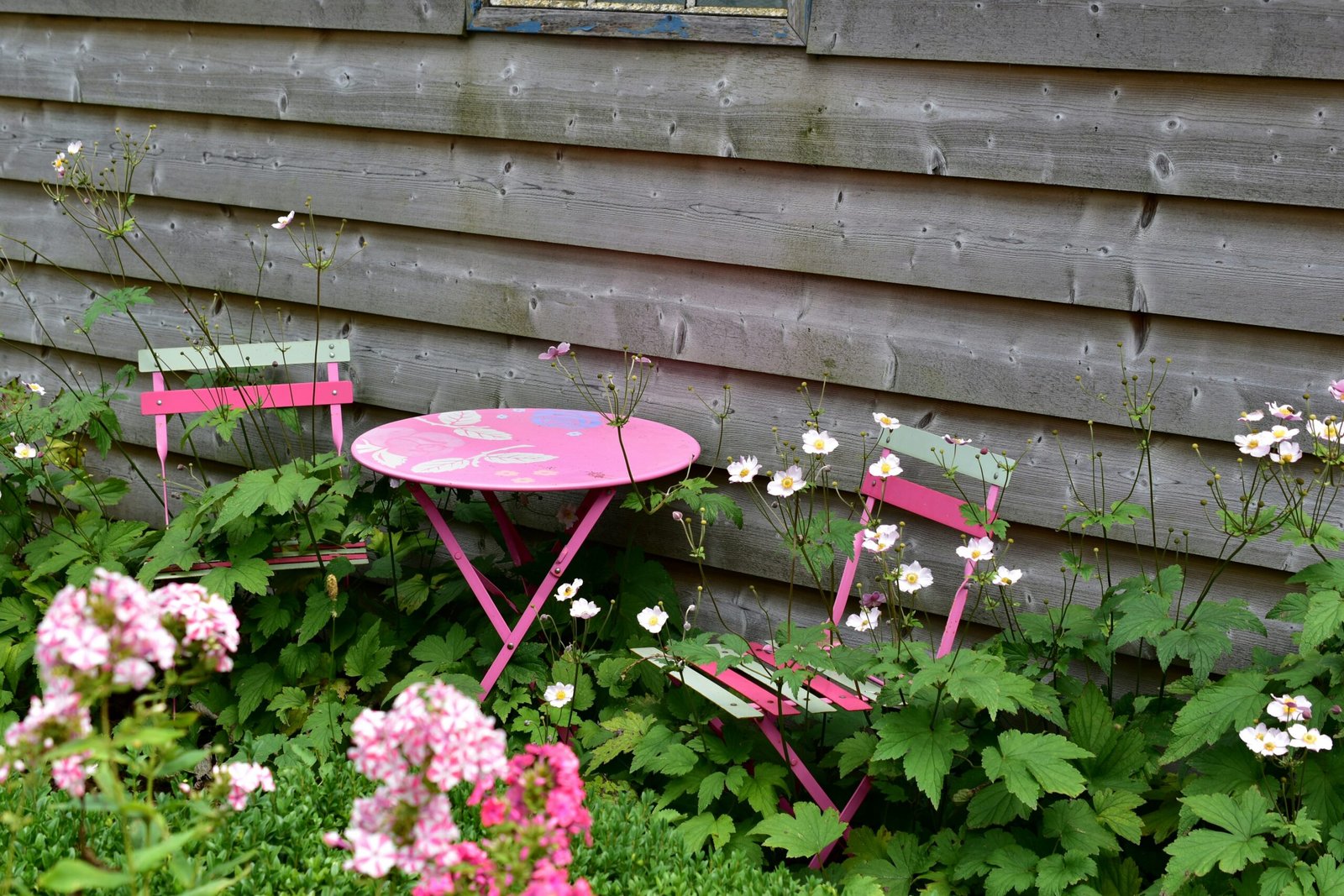 Revamp Your Garden: Exciting Furniture Trends for 2024 You Need to Know!